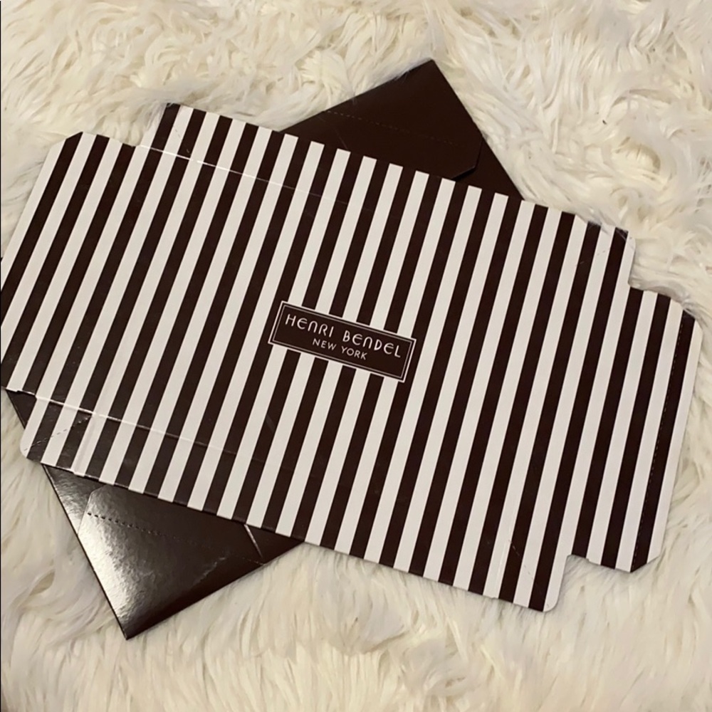 Small Henri Bendel gift box